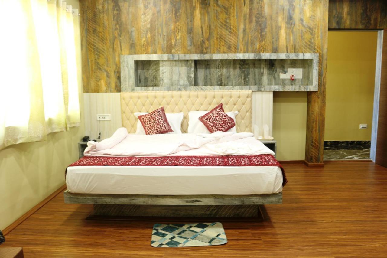 Hotel Himalaya آغارتالا المظهر الخارجي الصورة