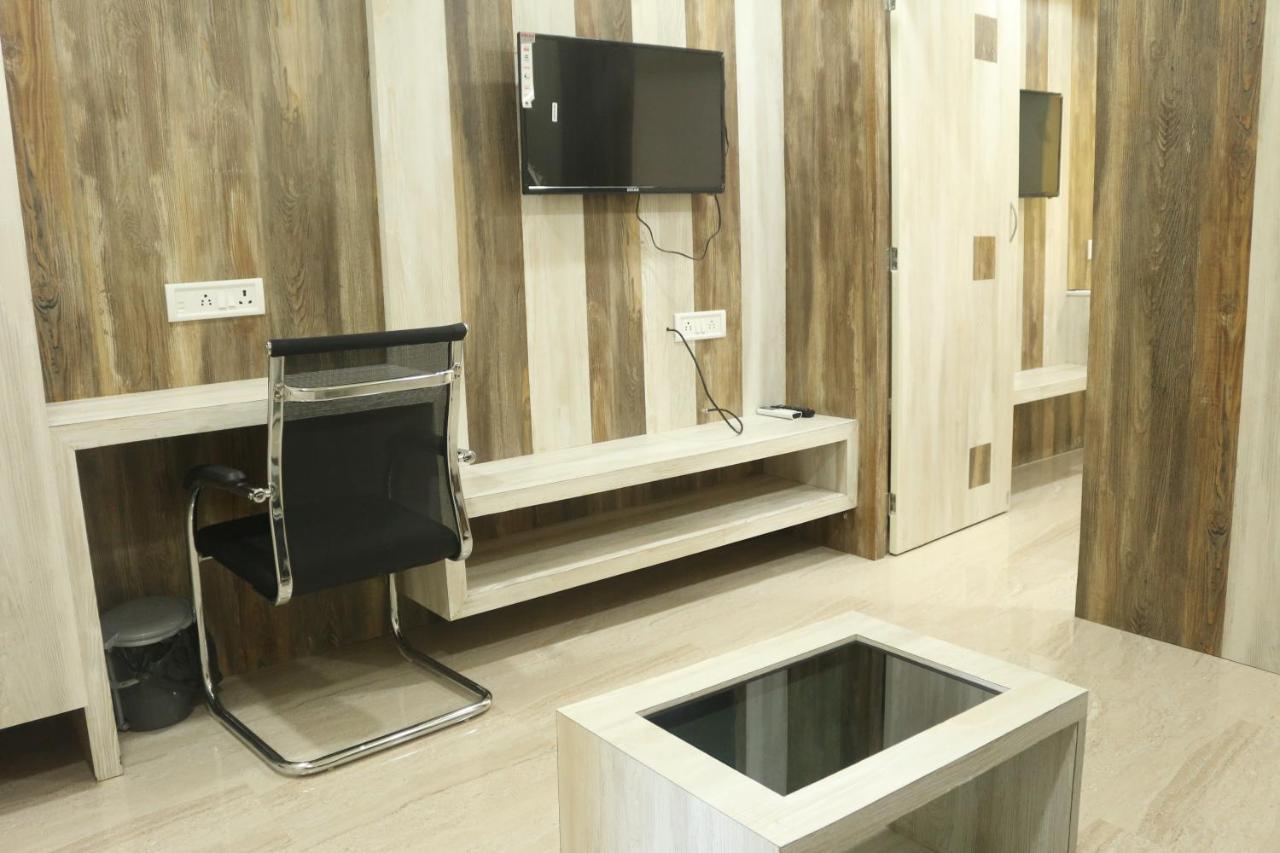 Hotel Himalaya آغارتالا المظهر الخارجي الصورة