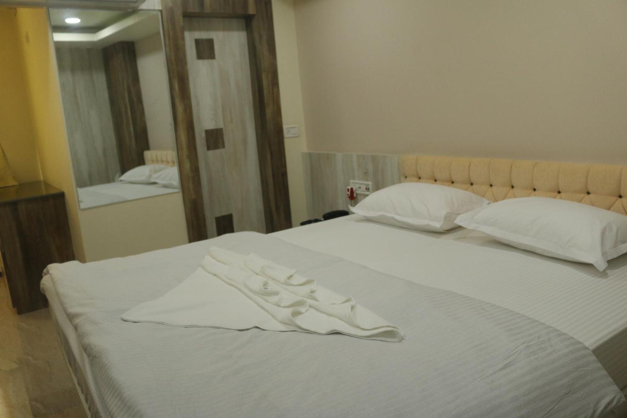 Hotel Himalaya آغارتالا المظهر الخارجي الصورة